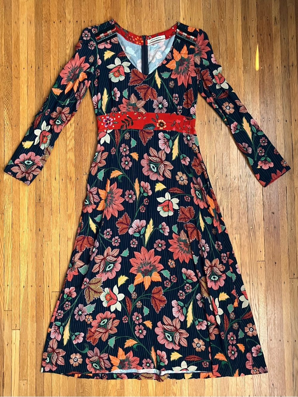 Aldomartins - Anthropologie. Floral Long-Sleeve  Midi Dress